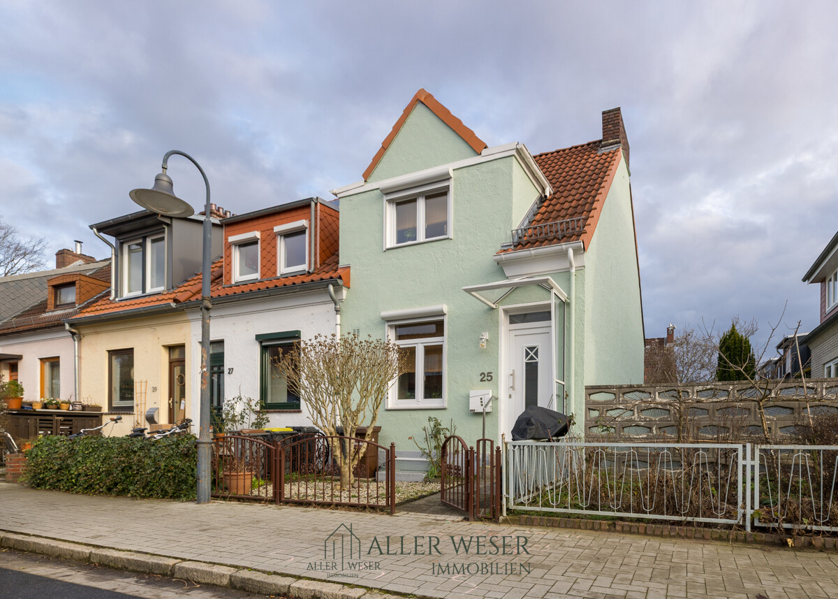Bremen - Hulsberg | Hochwertig saniertes Reihenendhaus mit Terrasse und Garten